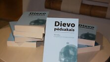 Knyga &bdquo;Dievo pėdsakais. XIX-XX a. evangeli&scaron;kosios teologijos antologija&ldquo;