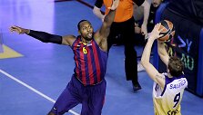 Dainius &Scaron;alenga prie&scaron; Joey Dorsey