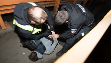 Policijos pareigūnas sulaikė narkotikus i&scaron;metusį vyrą