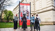 Vilniuje &ndash; apsauginių kaukių mados savaitė