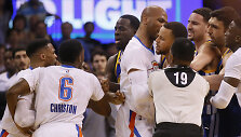 Stepheno Curry ir Russellas Westbrookas
