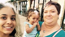 Brianna Worthy su dukra MilliAnna ir mama Jennifer