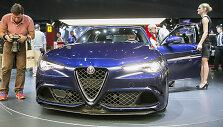 &bdquo;Alfa Romeo&ldquo; stendas Frankfurto automobilių parodoje