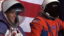 Naujos kartos NASA astronautų skafandrai