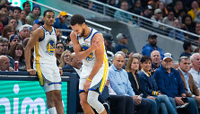 Stephenas Curry patyrė traumą