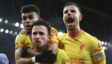 Triumfuojantys &bdquo;Liverpool&ldquo; futbolininkai