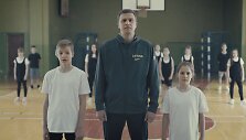 Kadras i&scaron; socialinės reklamos su Dainiumi Adomaičiu