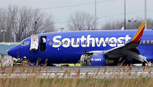 Avariniu būdu nusileidęs &bdquo;Southwest Airlines&ldquo; lėktuvas