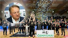 LKL prezidentas R.Mila&scaron;ius ir naujieji NKL čempionai &bdquo;Gargždai&ldquo;.