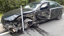 Netoli Prienų į avariją pateko sunkvežimis ir trys lengvieji automobiliai