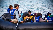 Migrantai ruo&scaron;iasi plaukti per i&scaron;orinę Europos sąjungos sieną