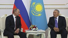 Rusijos prezidentas Vladimiras Putinas ir Kazachstano vadovas Nursultanas Nazarbajevas