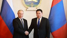 Vladimiras Putinas ir Mongolijos premjeras Luvsannamsrainas Oyunas Erdenas