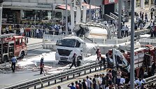 Turkijoje sugriuvęs pėsčiųjų tiltas