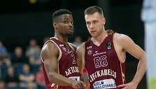 Ikenna Iroegbu ir Paulius Valinskas