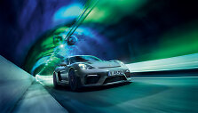 Dar viena &bdquo;Porsche&ldquo; premjera Los Andžele: galingiausias kada nors sukurtas &bdquo;718 Cayman GT4 RS&ldquo;