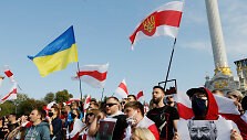 Paramos balturusių protestuojams akcija Kijeve