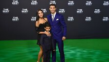 Cristiano Ronaldo su sūnumi ir drauge Georgina Rodriguez