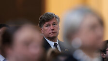 Christopheris Landau / Luisa Gonzalez / REUTERS