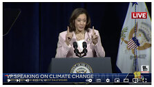 Kamala Harris tikrai užsiminė apie gyventojų skaičiaus mažinimą, bet tai tebuvo klaida, ji ketino pasakyti &bdquo;taršą&ldquo;