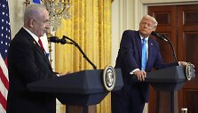 Benjaminas Netanyahu ir Donaldas Trumpas / Evan Vucci / AP