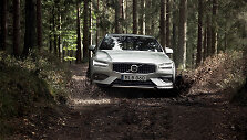 Naujasis &bdquo;Volvo V60 Cross Country&ldquo;