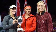 Sania Mirza ir Martina Hingis ir Mafrtina Navratilova