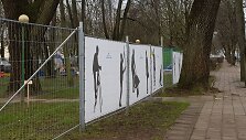 Danės skvere užvirė pirmieji darbai. Gyventojai piktinasi dėl kertamų medžių. 