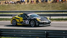 &bdquo;Porsche&ldquo; automobiliai Palangoje, &bdquo;Aurum 1006 km lenktynėse&ldquo;, laimėjo pirmas tris vietas
