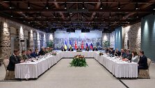 Praėjusį mėnesį surengtas pirmasis Ukrainos ir Rusijos derybų raundas / HANDOUT / AFP