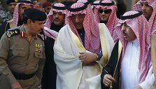 Saudo Arabijos princas Mohammedas bin Nayefas (centre)