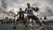 &bdquo;Red Bull Half Court&ldquo;