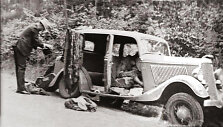 Bonnie ir Clyde'o automobilis policijai jį ap&scaron;audžius
