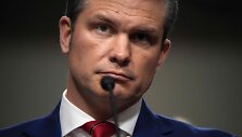 Pete'as Hegsethas / ANDREW HARNIK / Getty Images via AFP