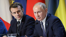Prancūzijos prezidentas Emmanuelis Macronas ir Rusijos lyderis Vladimiras Putinas