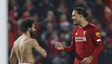 Mohamedas Salahas ir Virrgilas van Dijkas pelnė įvarčius &bdquo;Liverpool&ldquo; klubui mače su &bdquo;Manchester United&ldquo;.