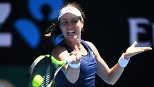 Serena Williams &bdquo;Australian Open&ldquo; ketvirtfinalyje sutriu&scaron;kino Johanną Kontą