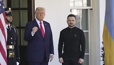 D. Trumpas su V. Zelenskiu / Ben Curtis / AP