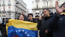 Venesueliečiai susirinko Ispanijos centre &scaron;vęsti N.Maduro suėmimą