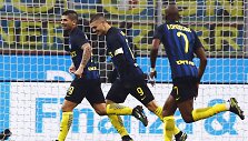 Mauro Icardi (viduryje)