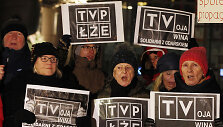 Protestas prie TVP būstinės Var&scaron;uvoje