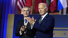 NATO vadovas Jensas Stoltenbergas ir JAV prezidentas Joe Bidenas