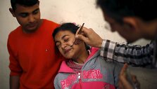 Bičių įgėlimų terapija Palestinoje gydomi pacientai