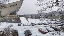 Parkavimo aik&scaron;telė &scaron;alia sporto rūmų