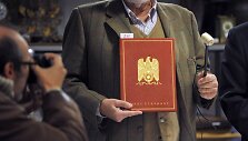 Adolfui Hitleriui priklausiusi medinė skrynelė