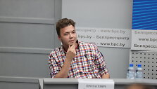 Romanas Protasevičius Baltarusijos valdžios atstovų spaudos konferencijoje