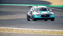 Jonas Karklys Vokietijos ADAC TCR čempionato etape Niurburgringe i&scaron;kovojo podiumą