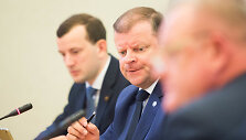 Saulius Skvernelis  pasira&scaron;ė Vyriausybės ir Lietuvos savivaldybių asociacijos susitarimą dėl dvi&scaron;alio bendradarbiavimo