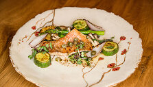 E&scaron;erys su sviesto padažu ir daržovėmis