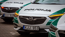 Policija pristatė naujus automobilius